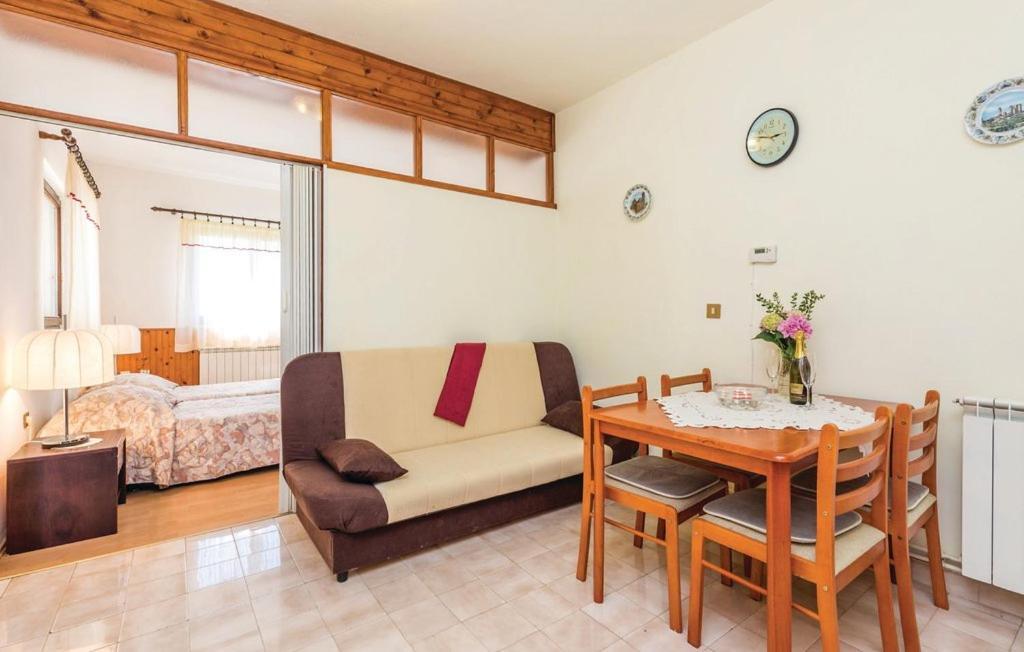 Great View Montage Pool Intact Nature 1600m2 * 洛夫兰